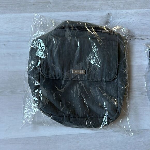 Baggallini Pocket JAV Cross Body OneSize‎ in Grey NWT in packaging - Picture 9 of 11